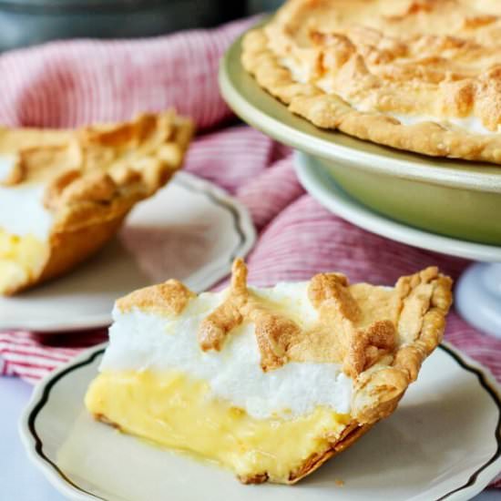 Creamsicle Meringue Pie - Recipe photo by karenskitchenstories