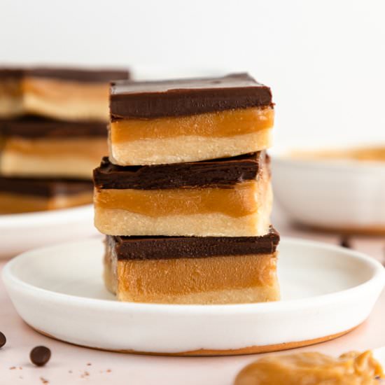 No-Bake Millionaire Shortbread Bars - Recipe photo by purelykaylie