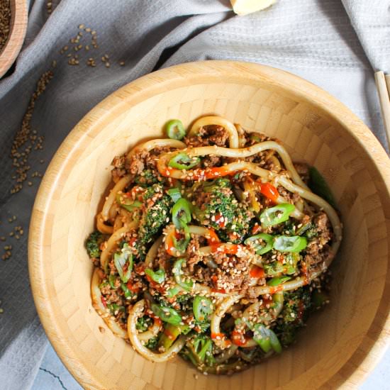 Udon Noodles with Ground Beef - Recipe photo by Cook Homey