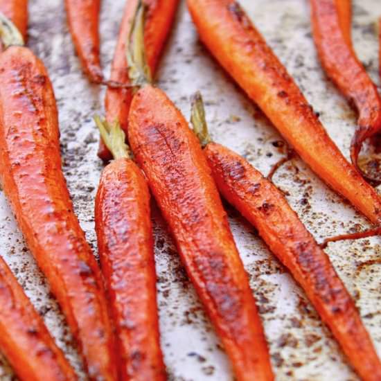 Cardamom Roasted Baby Carrots - Recipe photo by cookingontheweekends