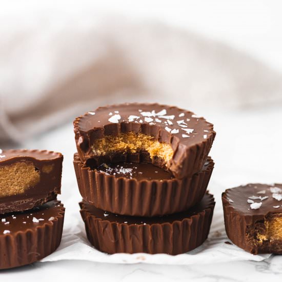 Vegan peanut butter cups - Recipe photo by TheChestnutBakery