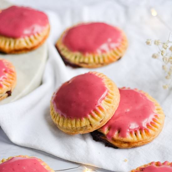 Vegan Jam Tartlets with Glaze - Recipe photo by earthly provisions