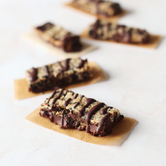 Black Sesame Prune & Chocolate Bars - Recipe photo by Culinary postcards