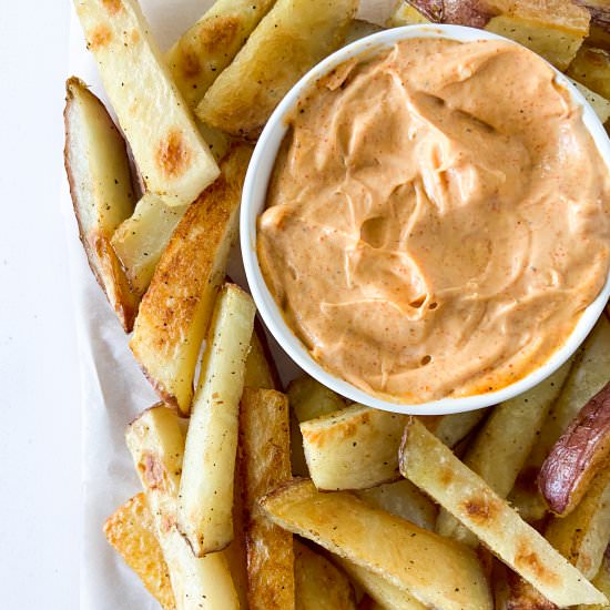 Oven Fries with with "Aioli" - Recipe photo by Sugarylogic