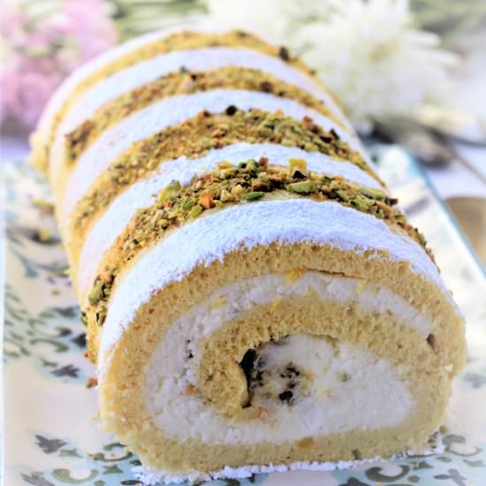 Ricotta Pistachio Roll Cake - Recipe photo by Mangia Bedda
