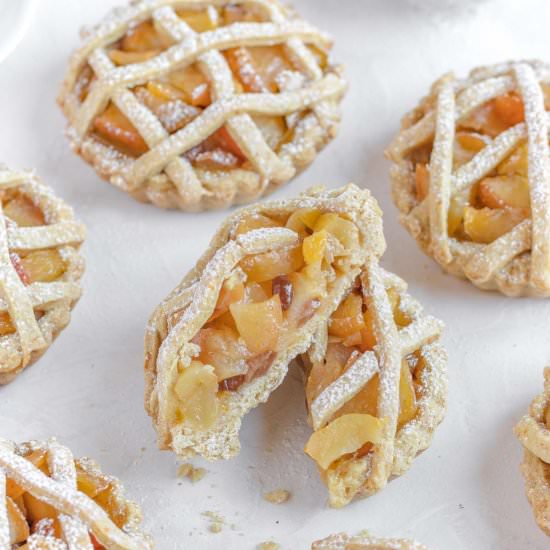 MINI APPLE TARTS – Vegan - Recipe photo by theplantbasedschool