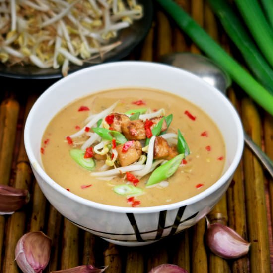 Spicy peanut soup - Recipe photo by Culinaire bagage