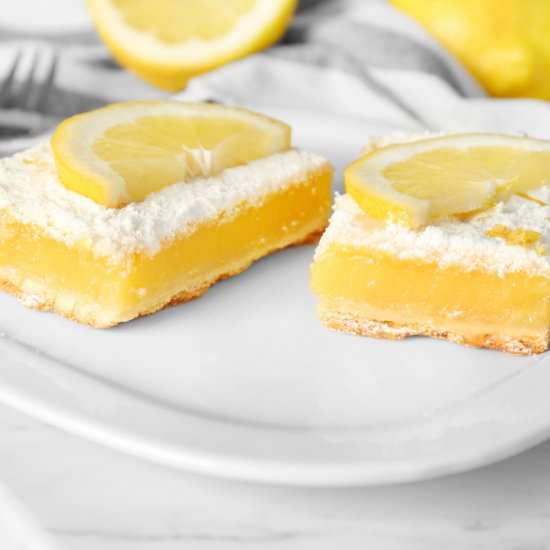 Creamy Vegan Lemon Bars - Recipe photo by Cooking Frog