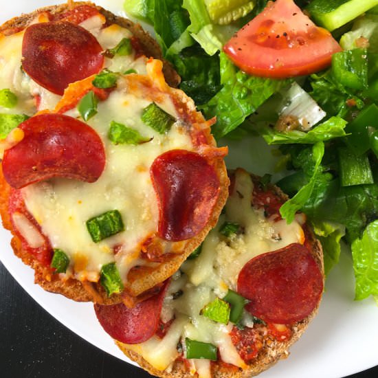 Frozen Mini Pizza in Air Fryer - Recipe photo by summeryule.com