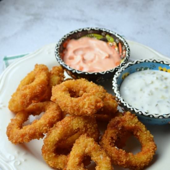 CALAMARES (DEEP-FRIED SQUID RINGS) - Recipe photo by thenotsocreativecook