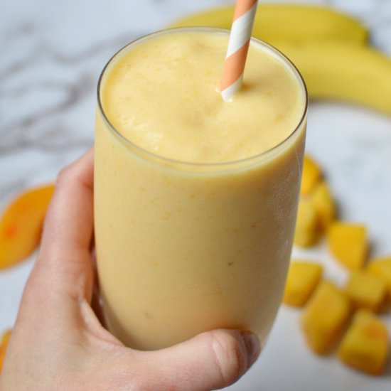 Banana peach smoothie - Recipe photo by caramelandcashews