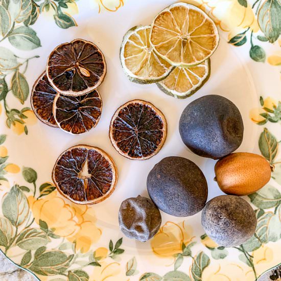 Drying Limes for Noomi Basra Chai - Recipe photo by HIldaskitchenblog