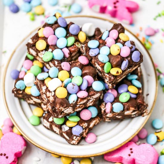 M&M Marshmallow Bars - Recipe photo by thebakingchocolatess