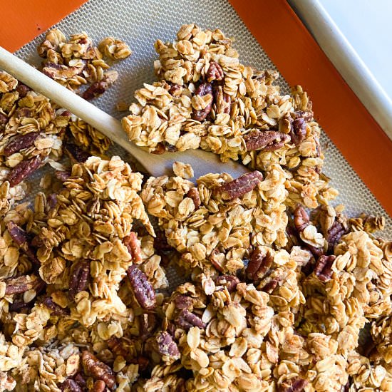 Maple Pecan Granola Clusters - Recipe photo by Sugarylogic