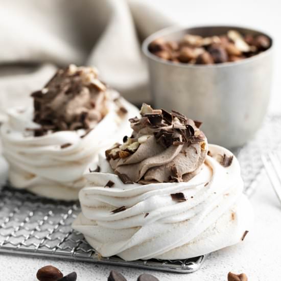 Mini Pavlova - Recipe photo by FoodFolksandFun