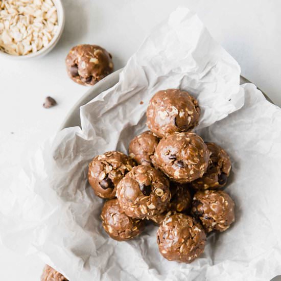 Chocolate & PB Protein Balls - Recipe photo by Jar Of Lemons