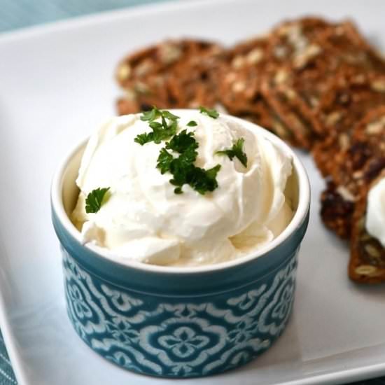 How to make yogurt cheese or labneh - Recipe photo by Emillie