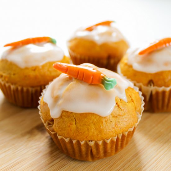 Healthy and Easy Carrot Muffins - Recipe photo by Cook Homey