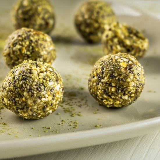Matcha Green Tea Energy Bites - Recipe photo by Lifeandlemons