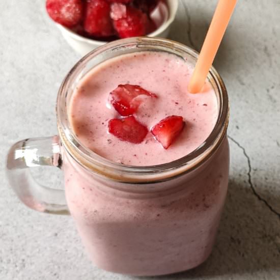 Strawberry banana smoothie - Recipe photo by greenbowl2soul