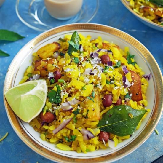 Kanda Batata Poha – Breakfast - Recipe photo by Oh My Veg