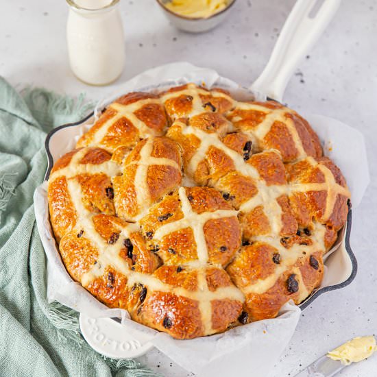 No Knead Hot Cross Buns - Recipe photo by spicyicecream