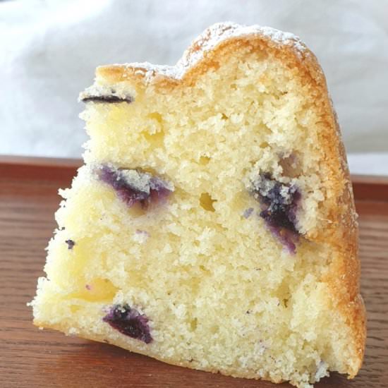 Lemon and blueberry bundt cake - Recipe photo by Flours n frostings