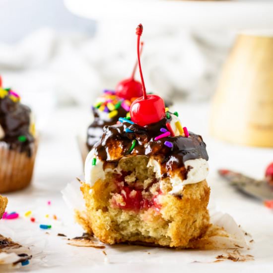 Banana Split Cupcakes - Recipe photo by gingersnapsbakingaffairs