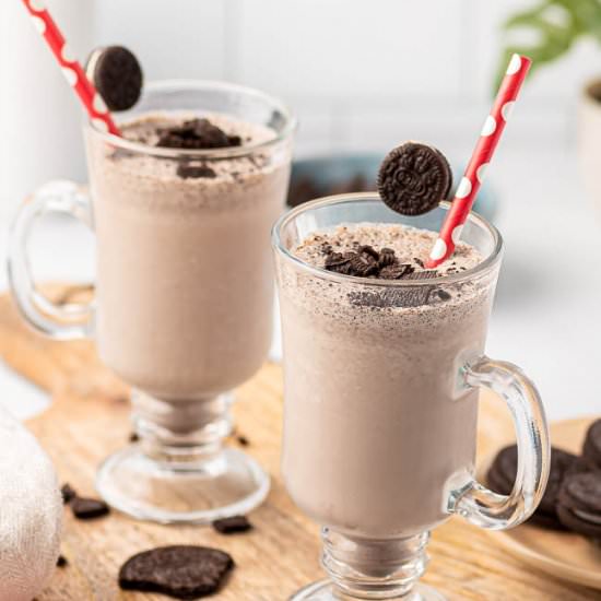 Cookies and Cream Oreo Milkshake - Recipe photo by Flavor Mosaic