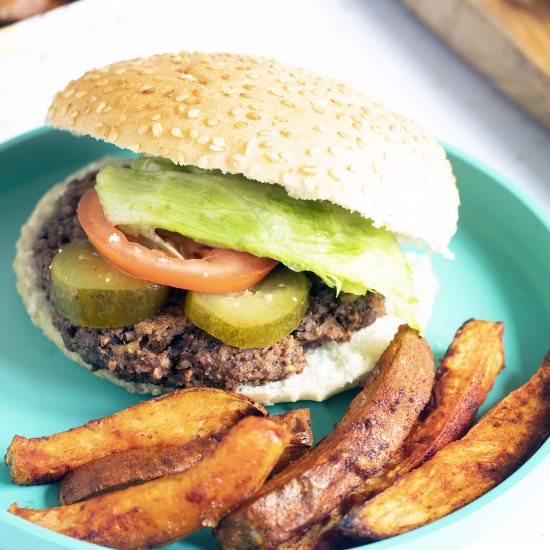 Vegan mushroom burger - Recipe photo by Mandy Sneaky Veg