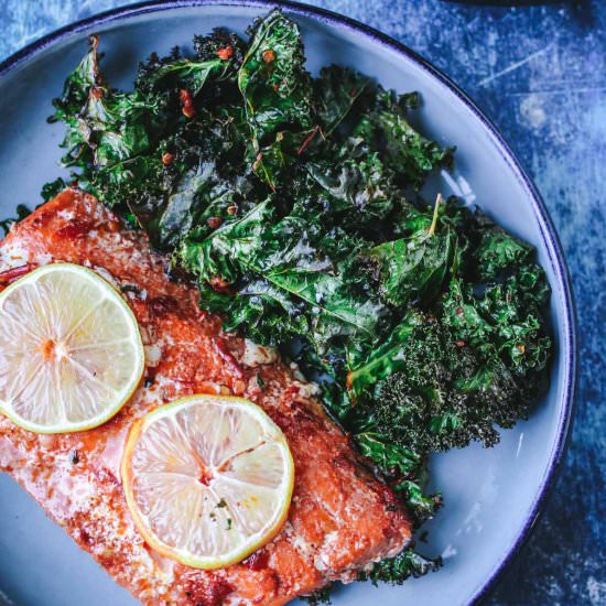 Harissa Salmon with Kale - Recipe photo by lesyaholzapfel