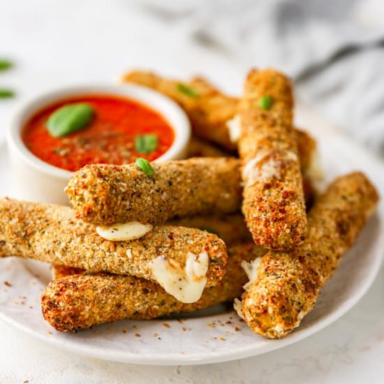 Mozzarella Sticks - Recipe photo by grandbabycakes