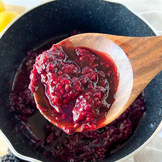 How to Make Blackberry Compote - Recipe photo by Sugarylogic