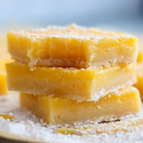 Lemon Bars - Recipe photo by MaesMenu