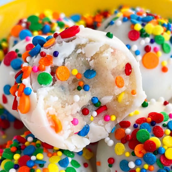 Homemade Cake Truffles - Recipe photo by Cakewhiz