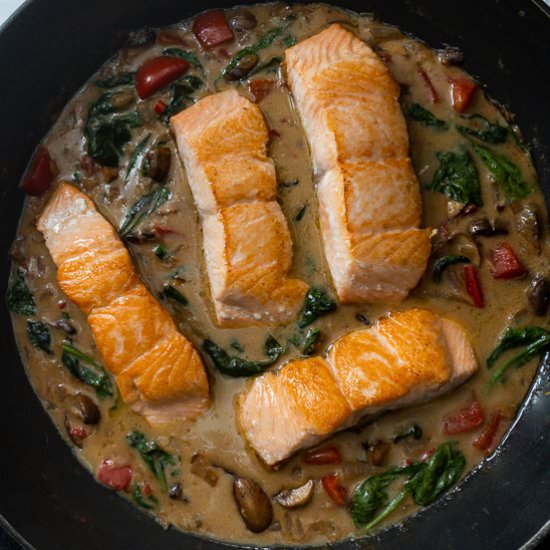 Pan Seared Salmon in creamy Coconut - Recipe photo by lexasrecipes