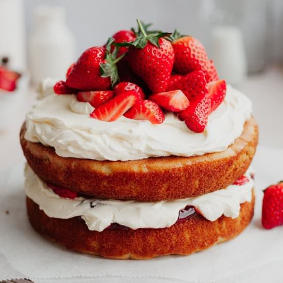 Strawberry Filled Cake - Recipe photo by alpineella