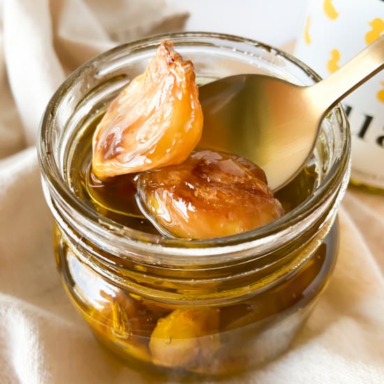 How to Make Garlic Confit - Recipe photo by Sugarylogic