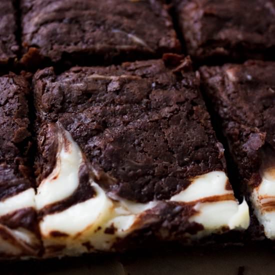 Brownie Cheesecake Bars - Recipe photo by justastasty