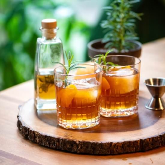 Rosemary & Honey Whiskey Cocktail - Recipe photo by dudethatcookz