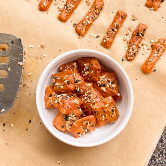 Keto Cheese Crackers - Recipe photo by amandascookin
