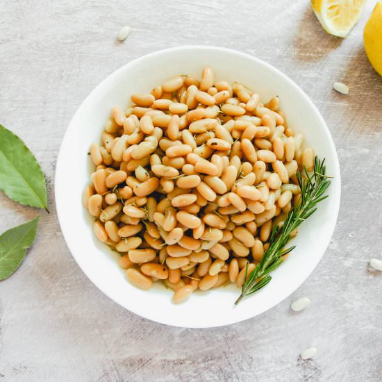 Mediterranean White Beans - Recipe photo by Plant-Powered Cooking