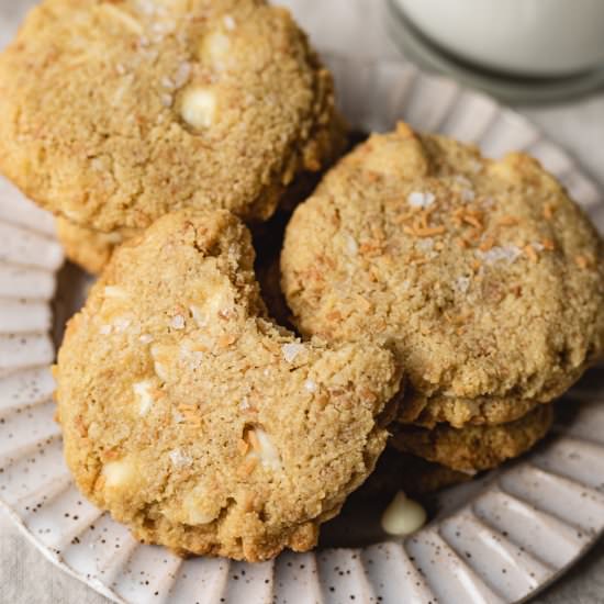 Keto White Chocolate-Mac Cookies - Recipe photo by StemandSpoon