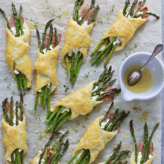 Puff Pastry Bundles with Asparagus - Recipe photo by marilenaskitchen