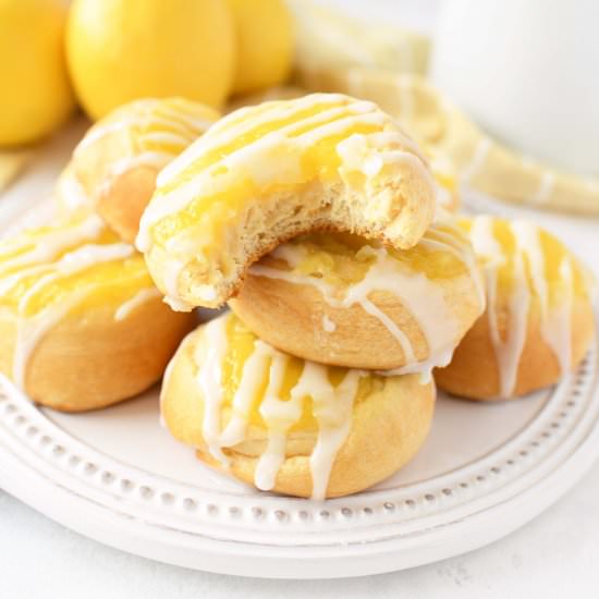 Lemon Curd Crescent Danish Recipe - Recipe photo by SizzlingEats
