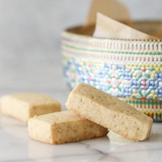 Buttery Shortbread Cookies - Recipe photo by lovelylittlekitchen