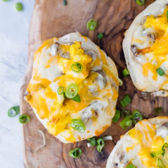Mini Breakfast Pizzas - Recipe photo by megseverydayindulgence