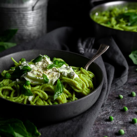 Green Pea Pasta with Burrata - Recipe photo by foodworthfeed