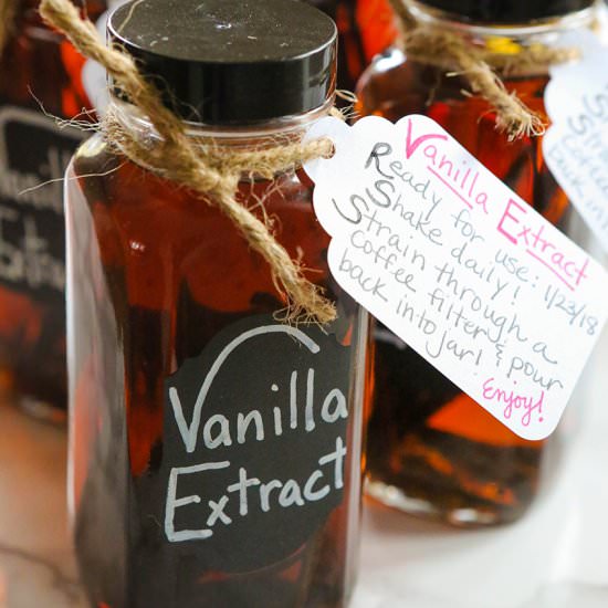 Homemade Vanilla Extract - Recipe photo by pipandebby