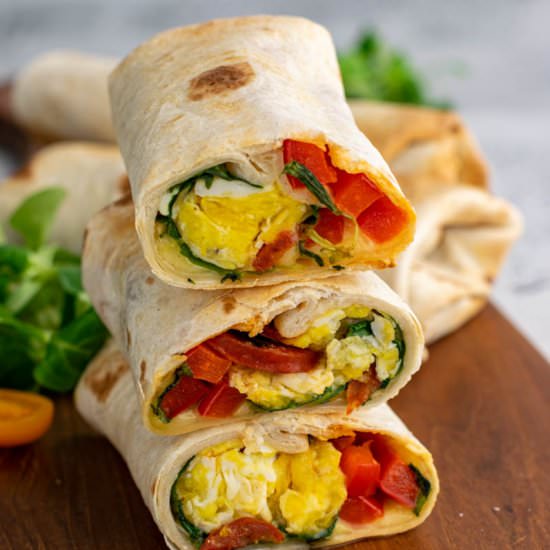 Breakfast wrap with egg and chorizo - Recipe photo by Good Balanced Food